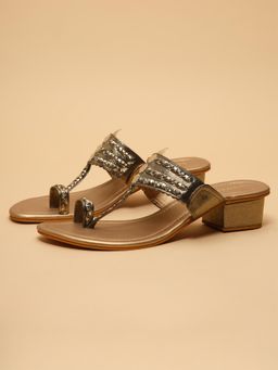ERIDANI - Viha Antique Kolhapuri Heels