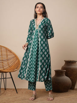 FASHOR - Green Floral Printed A-Line Panelled Kurta with Pant (Set of 2)