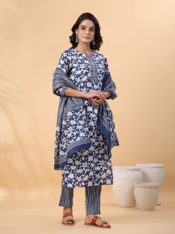 Janasya - Blue Floral Printed Kurta with Pant and Dupatta (Set of 3)
