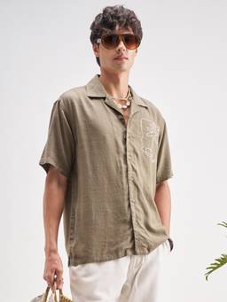HIGHLANDER - Men Olive Embroidered Collar Shirt
