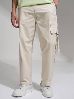 HIGHLANDER - Men Beige Solid Cargo Trouser