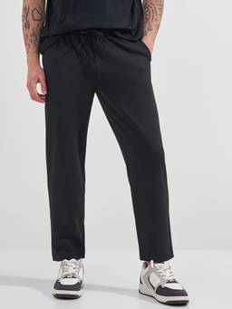 HIGHLANDER - Men Black Solid Jogger