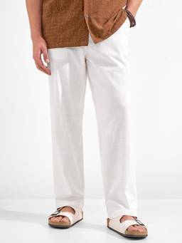 HIGHLANDER - Men White Solid Relaxed Trousers