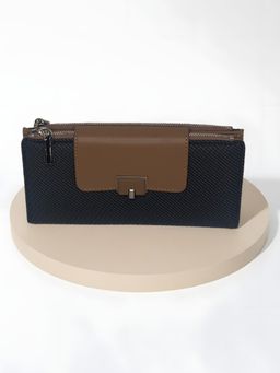 CrossKulture - Women Black Textured Wallet