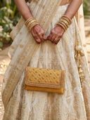 Mustard color option, Currently selected