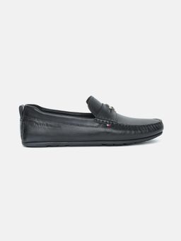 Tommy Hilfiger - Men Solid Black Leather Loafers