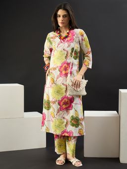 Indo Era - Off White Floral V-Neck Kurta with Pant