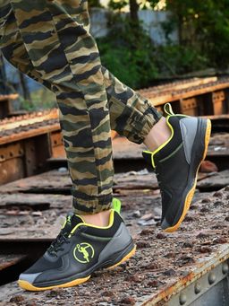 Off Limits - Men Black Lace-Up Sports Core
