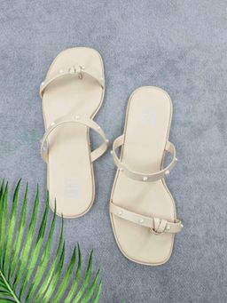 Postcard - Era Slip On Flats In Offwhite