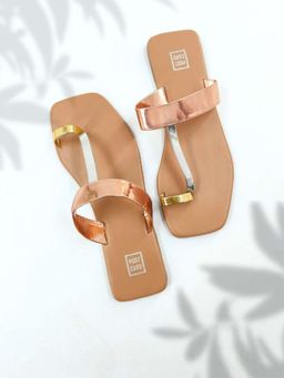 Postcard - Seoul Slip On Flats In Metallic