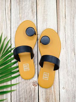 Postcard - Sunflower Slip On Flats In Black