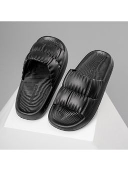 Red Tape - Women Textured Black Sliders