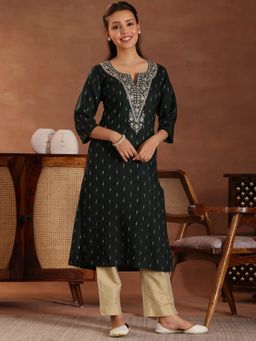 Libas - Green Embroidered Cotton Blend Kurta with A Woven Design