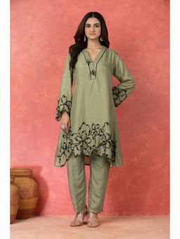 Sacred Suta - Women Embroidered Green Kurta with Pant