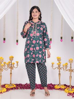 ARAMYA - Green Soft Cotton Straight Floral Print Kurta with Pant