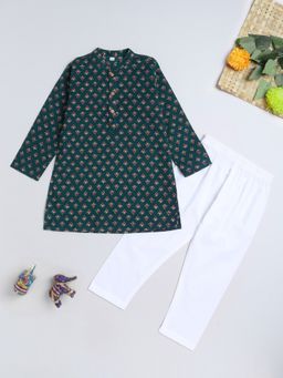 The Magic Wand - Boys Green Printed Kurta with Pyjama (Set of 2)