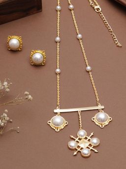 BeAbhika - Pearl Compass Jewellery Set