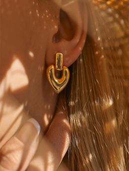 AQUASTREET - 18K Gold Plated Heart Shaped Stud Earrings, Waterproof Antitarnish