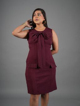 CLASYY - The Gala Bow Burgundy Peplum Sheath Knee Dress