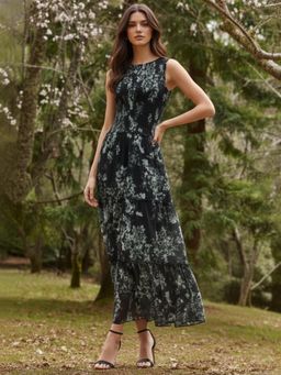 Outzidr - Black Printed Maxi Dress