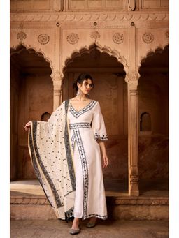 Saanjh by Lea - Mahnoor Beige Long Kurta with Pant and Dupatta