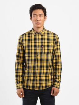 Levi's - Men Yellow Slim Fit Casual Shirt
