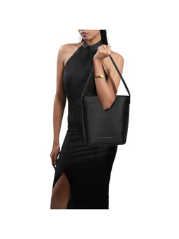 United Colors of Benetton - Black Solid Handbag