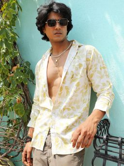 Campus Sutra - Mens Artistic Foliage Print Button Up Shirt