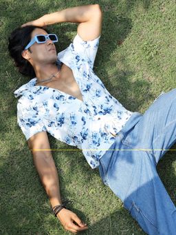 Campus Sutra - Mens Blue & White Botanical Strokes Shirt