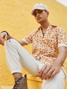 Campus Sutra - Mens Brown Foliage Strokes Shirt