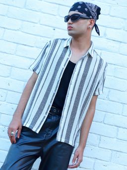 Campus Sutra - Mens White & Grey Unbalanced Striped Woven Shirt