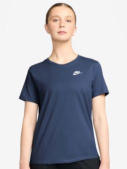 Nike - Women Sportswear Club Essentials T-Shirt