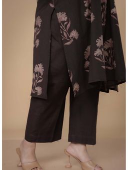 The Indian Ethnic Co. - Yashi Brown Solid Slub Cotton Straight Pant