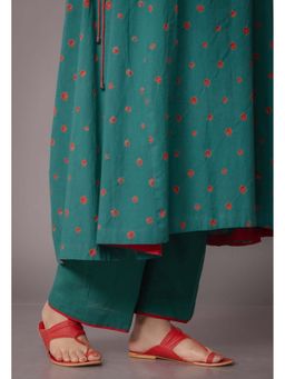 The Indian Ethnic Co. - Yashi Green Solid Slub Cotton Straight Pant