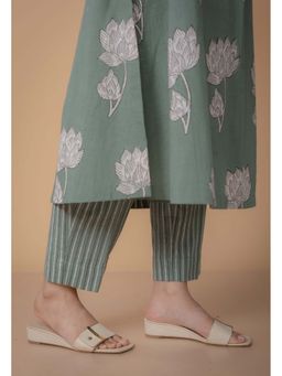The Indian Ethnic Co. - Prita Green Dabu Slub Cotton Narrow Pant