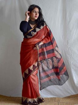Sundarii - Women's Red Sandhya Dabu Kota Doria Saree without Blouse