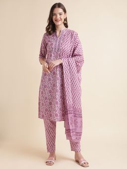 Mesmora - Pink Floral Print Pure Cotton Kurta with Trousers & Dupatta (Set of 3)