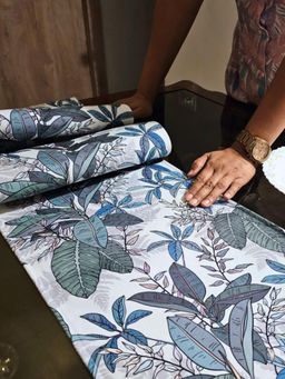 Akira Furnishings - Botanical Bliss Table Runner - Tropical Leaf Print, Machine Washable (4 Seaters)
