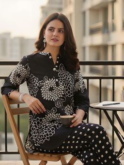 Shaily - Women's Floral Printed Pure Cambric Cotton Black Co-Ord Set