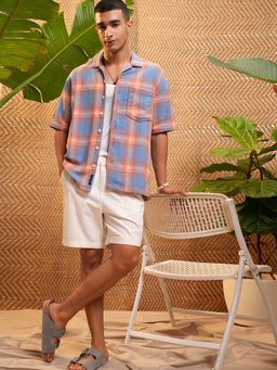 HIGHLANDER - Men Blue Checks Oversized Fit Collar Neck Casual Shirt