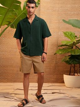 HIGHLANDER - Men Green Solid Oversized Fit Collar Neck Casual Shirt