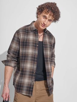 HIGHLANDER - Men Brown Checks Relaxed Fit Collar Neck Casual Shirt