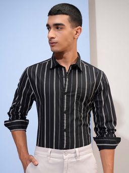 HIGHLANDER - Men Black Stripes Slim Fit Collar Neck Formal Shirt