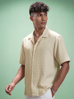 HIGHLANDER - Men Beige Checks Relaxed Fit Collar Neck Casual Shirt