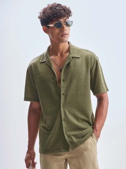 HIGHLANDER - Men Olive Textured Relaxed Fit Collar Neck Casual Shirt