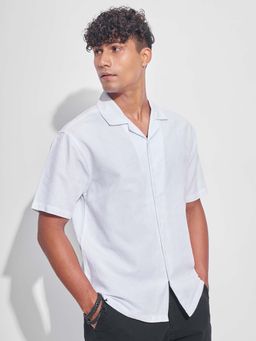 HIGHLANDER - Men White Printed Relaxed Fit Collar Neck Casual Shirt