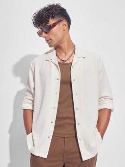 HIGHLANDER - Men Cream Textured Relaxed Fit Collar Neck Casual Shirt