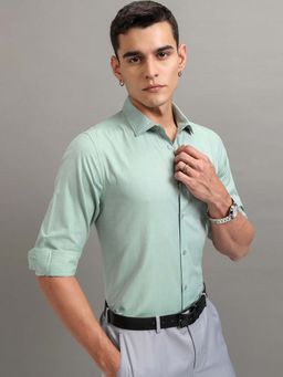 HIGHLANDER - Men Green Solid Slim Fit Collar Neck Formal Shirt