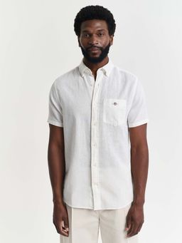 GANT - Men White Solid Button-Down Collar Short Sleeves Shirt
