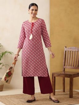 Jaipur Kurti - Women Pink Geometric Printed Straight Kurta